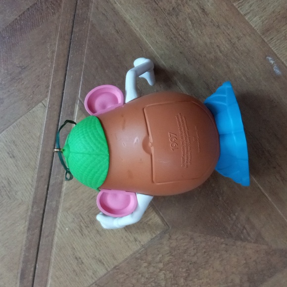 Hallmark Mr. Potatoe head 1997 ornament - Picture 2 of 6